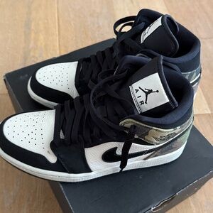 Air Jordan 1 Mid SE - Camo 2020